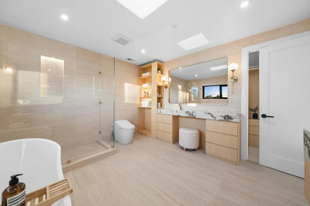 2442 Hampton Avenue Redwood City, CA 94061
