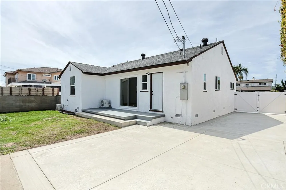 828 Tola St. Montebello, CA 90640