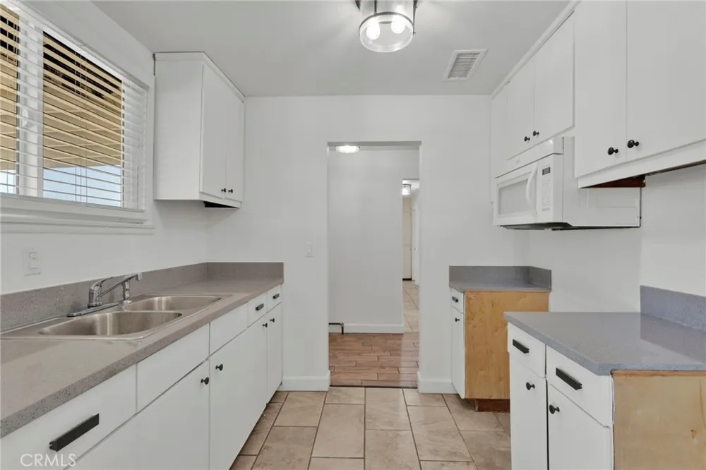 18200 Hercules Hesperia, CA 92345