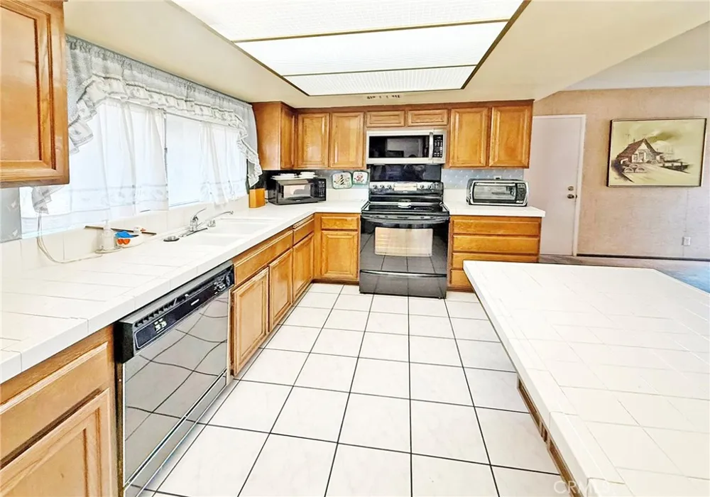 11386 Ivory Avenue Fountain Valley, CA 92708