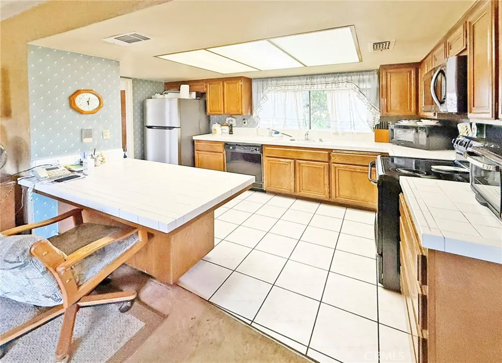 11386 Ivory Avenue Fountain Valley, CA 92708