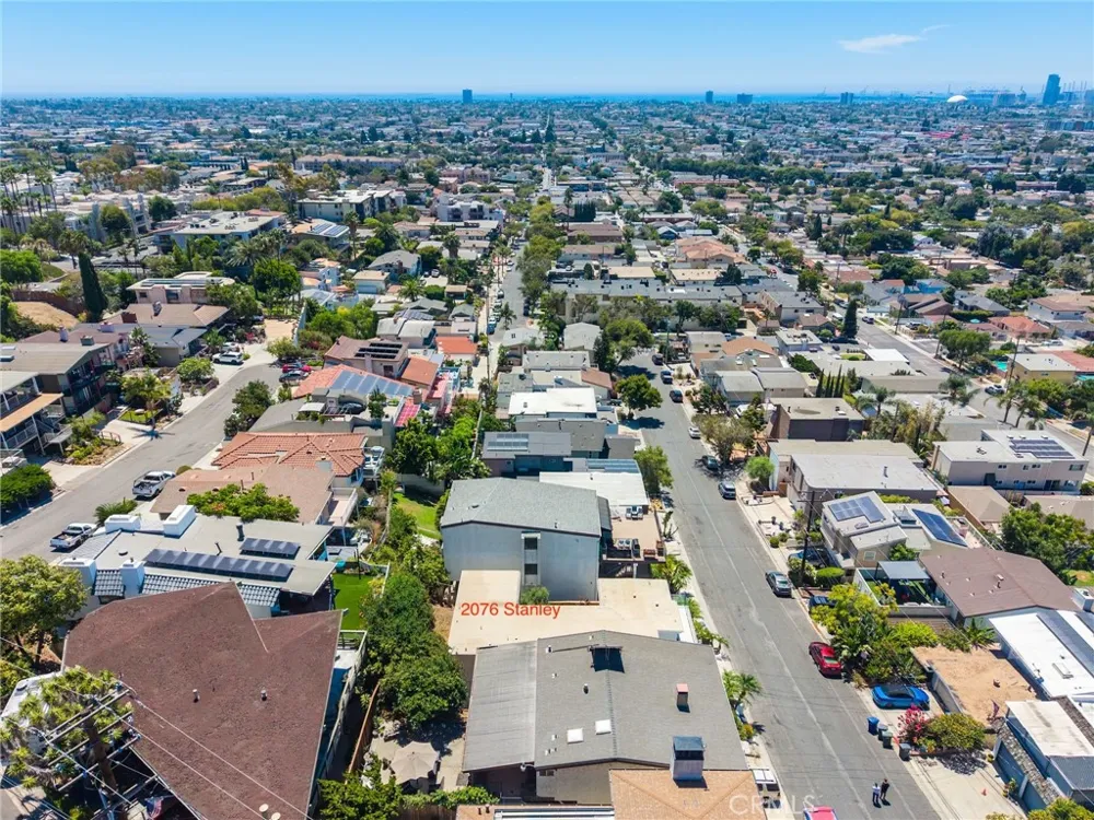 2076 Stanley Avenue Signal Hill, CA 90755