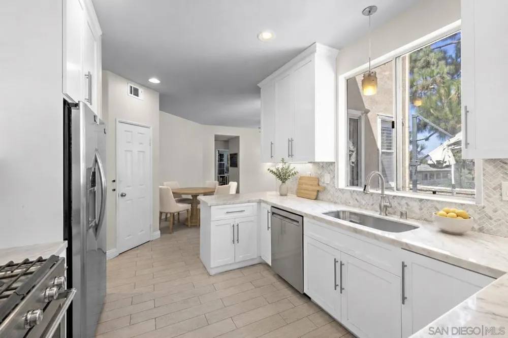 16 Spring Hbr Aliso Viejo, CA 92656