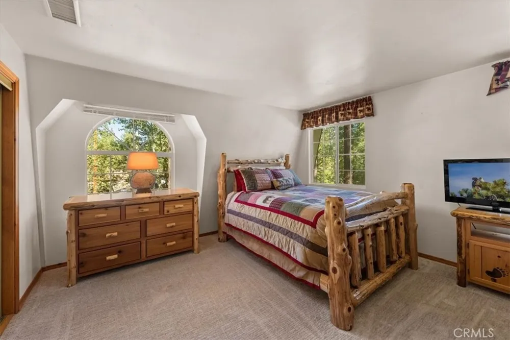 416 Pineview Big Bear City, CA 92314