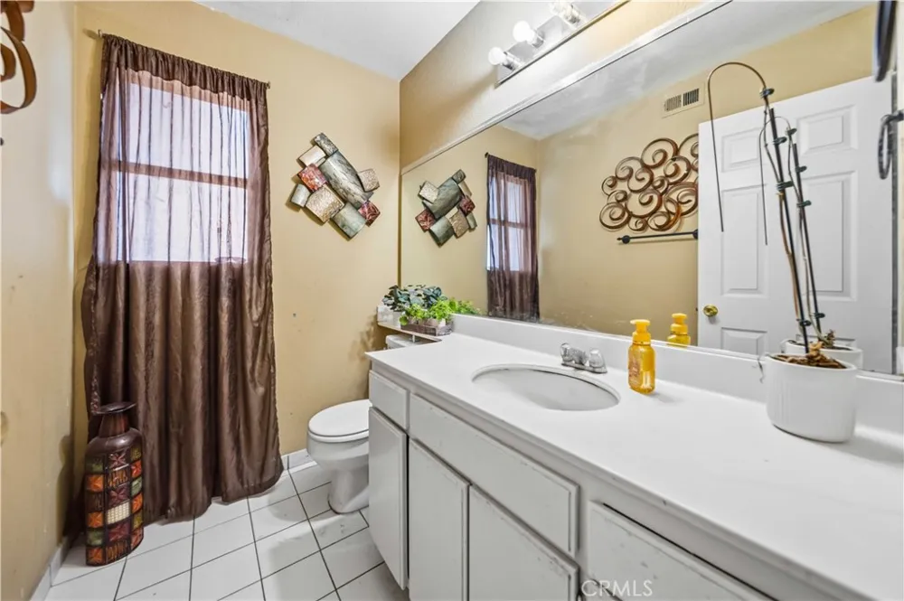 44440 Avenida Del Rio Lancaster, CA 93535