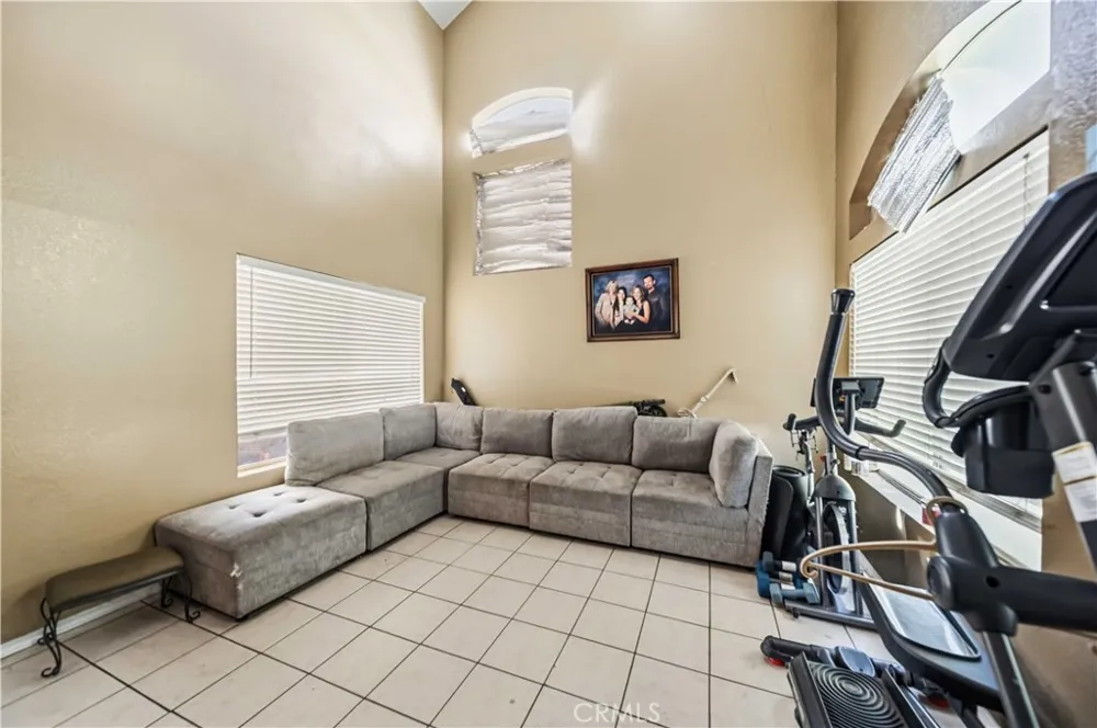 44440 Avenida Del Rio Lancaster, CA 93535