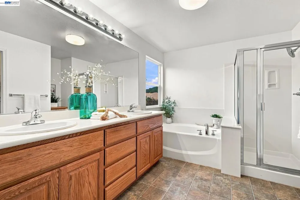 1015 Canyon Oaks Dr El Sobrante, CA 94803