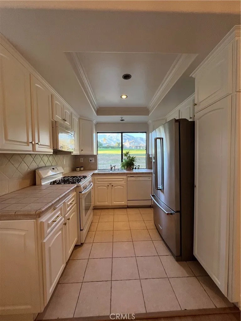 1299 Upland Hills Dr. Upland, CA 91784