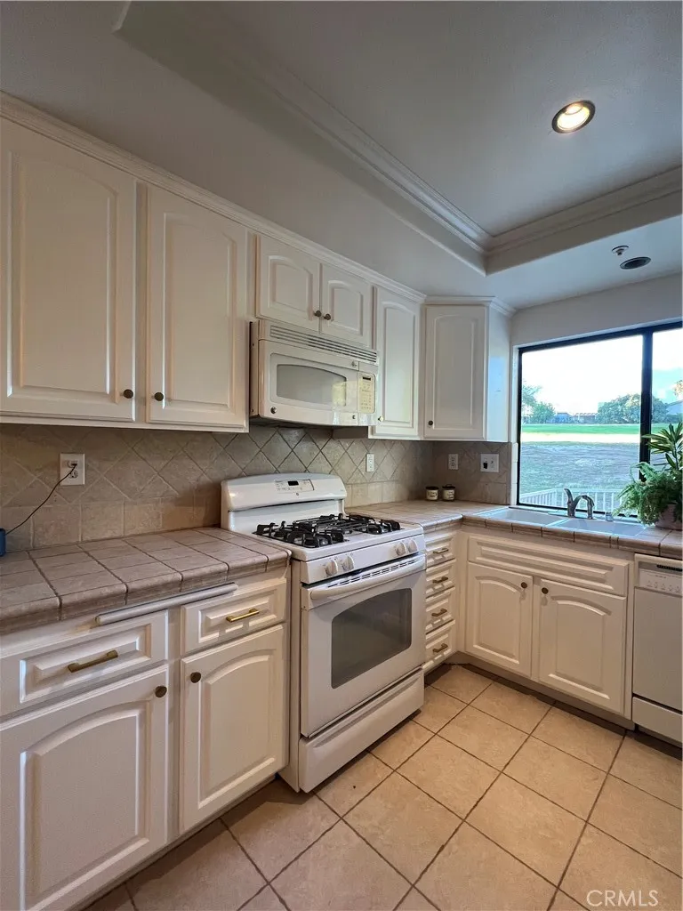 1299 Upland Hills Dr. Upland, CA 91784
