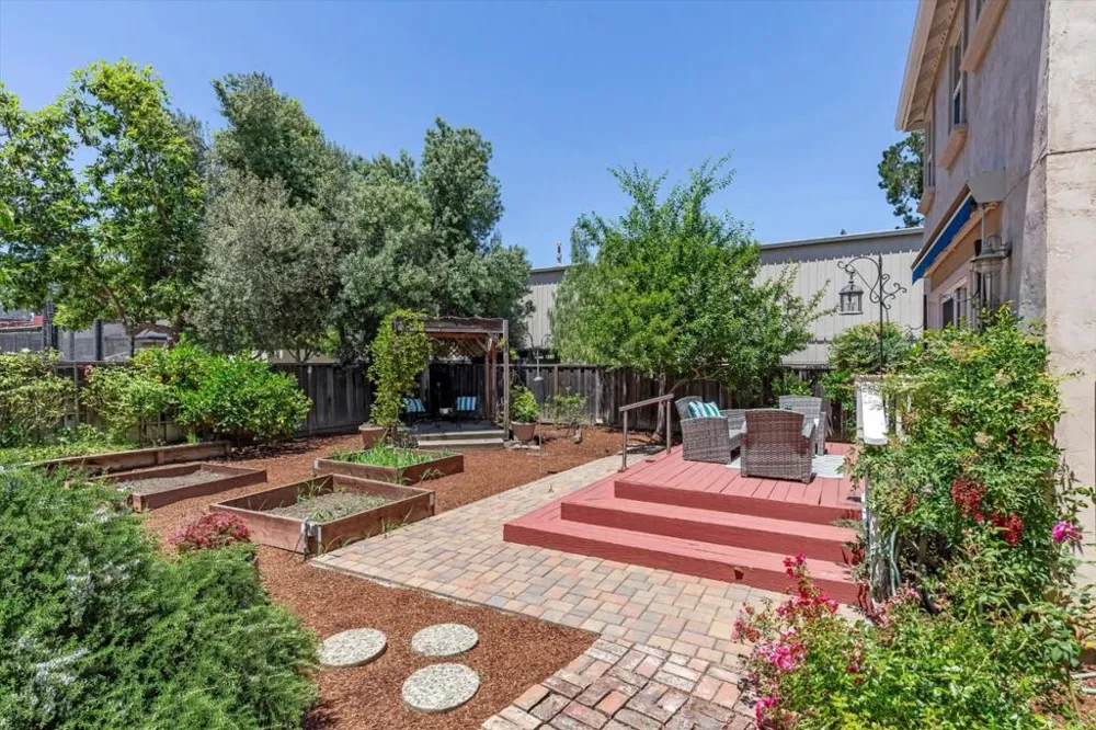 Address Not Shown Mountain View, CA 94040