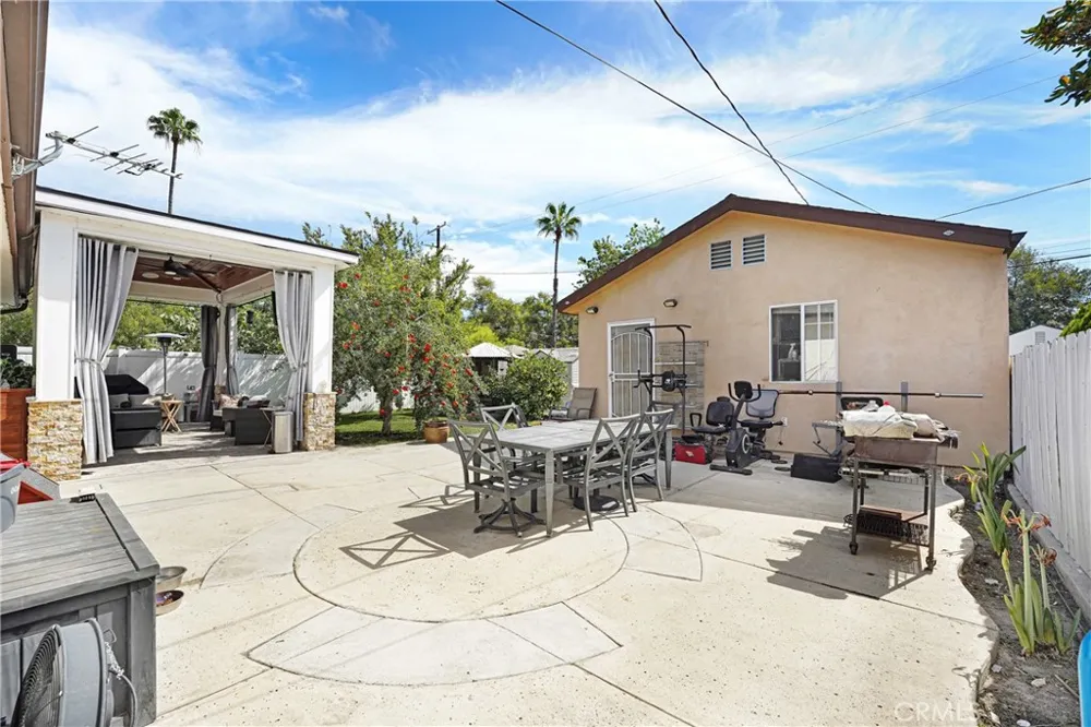 5854 Satsuma North Hollywood, CA 91601