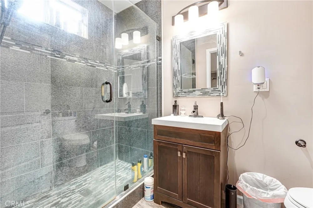 5854 Satsuma North Hollywood, CA 91601