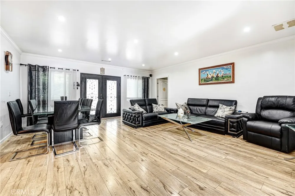 5854 Satsuma North Hollywood, CA 91601