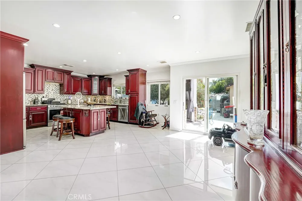 5854 Satsuma North Hollywood, CA 91601