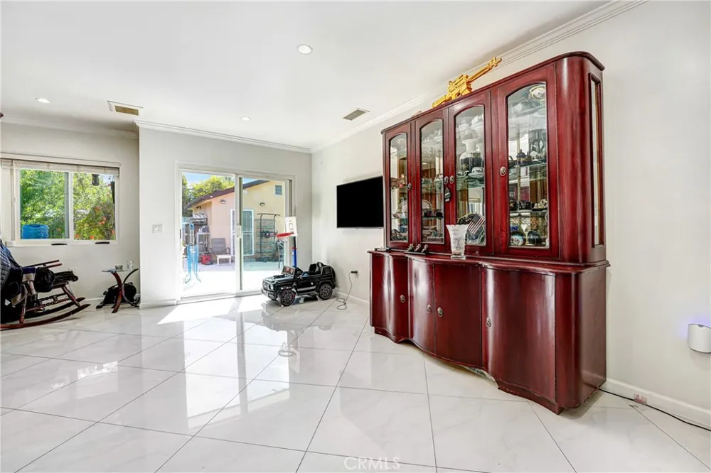 5854 Satsuma North Hollywood, CA 91601