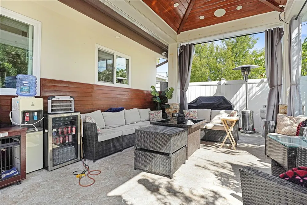 5854 Satsuma North Hollywood, CA 91601