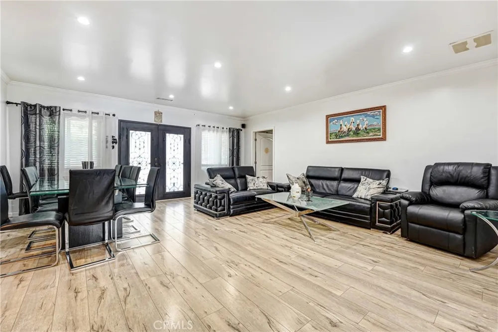 5854 Satsuma North Hollywood, CA 91601