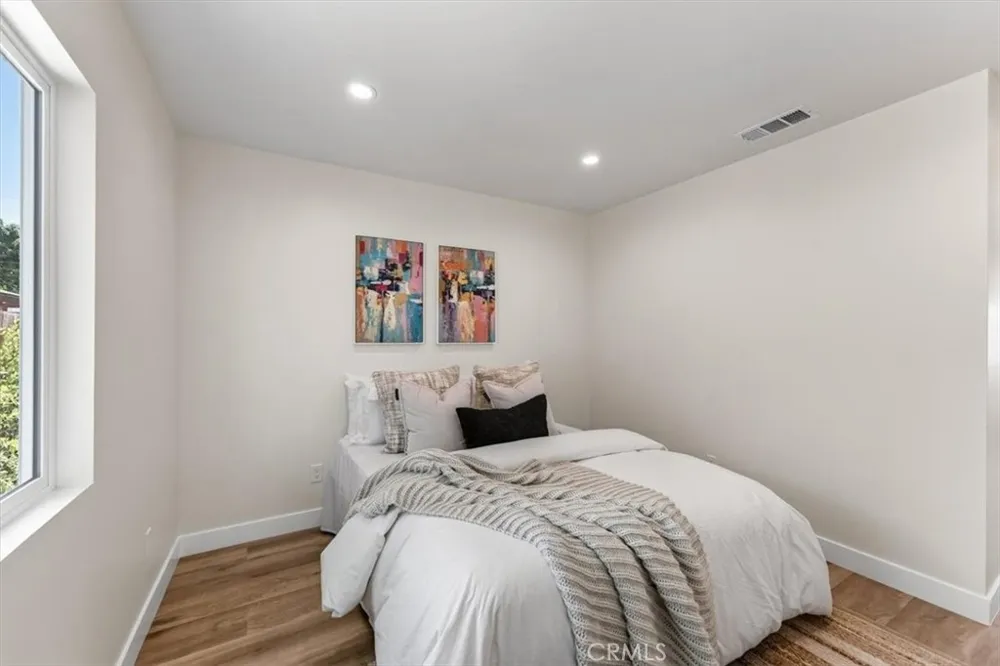 13239 2nd Chino, CA 91710