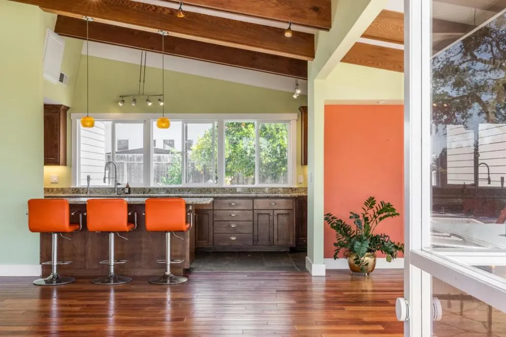 34 Hollins Drive Santa Cruz, CA 95060
