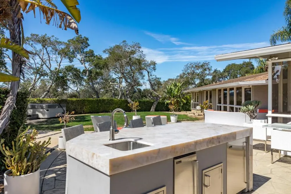34 Hollins Drive Santa Cruz, CA 95060