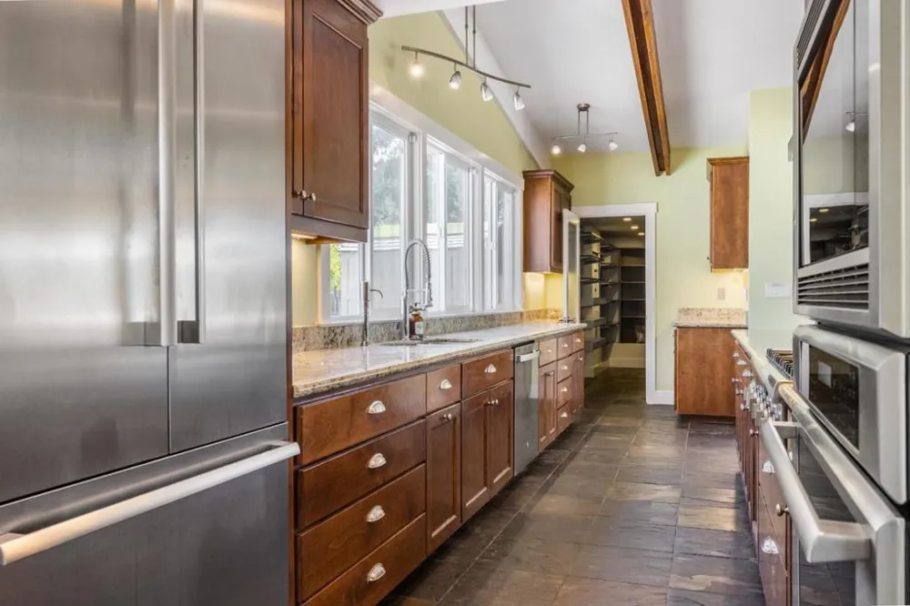 34 Hollins Drive Santa Cruz, CA 95060
