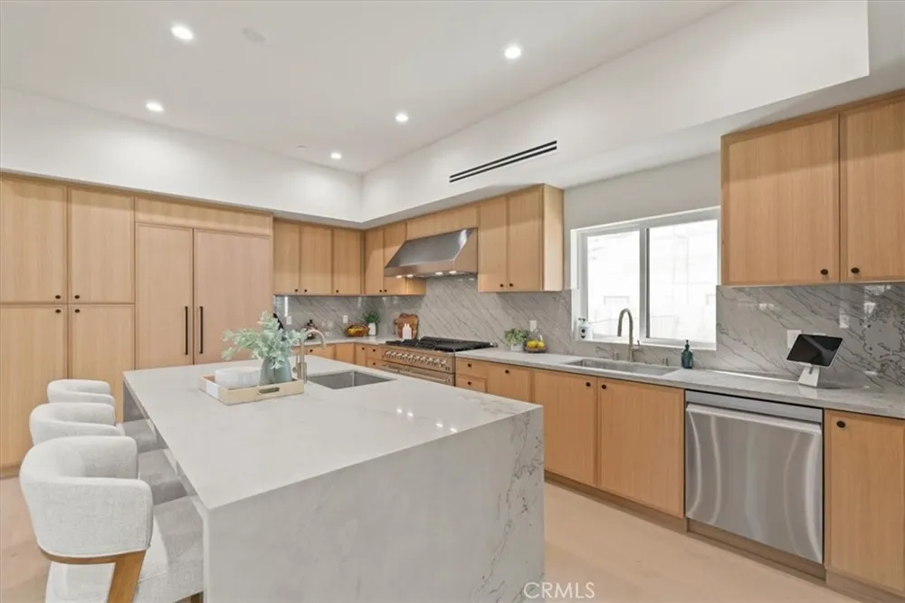 10505 Jordan Chatsworth, CA 91311