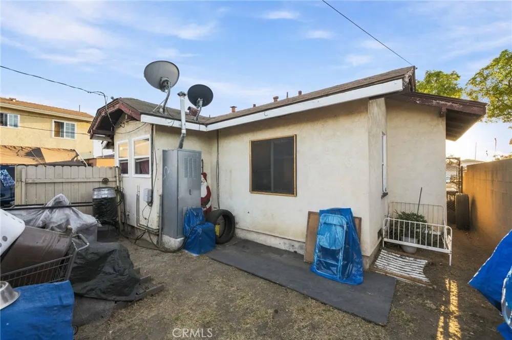 614 Gulf Wilmington, CA 90744