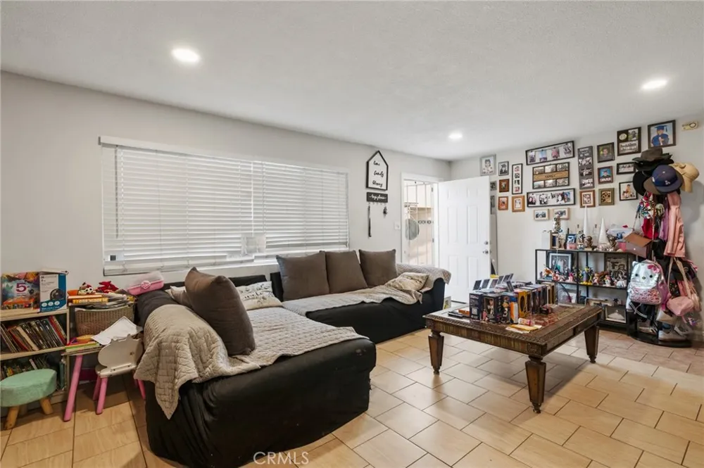 614 Gulf Wilmington, CA 90744