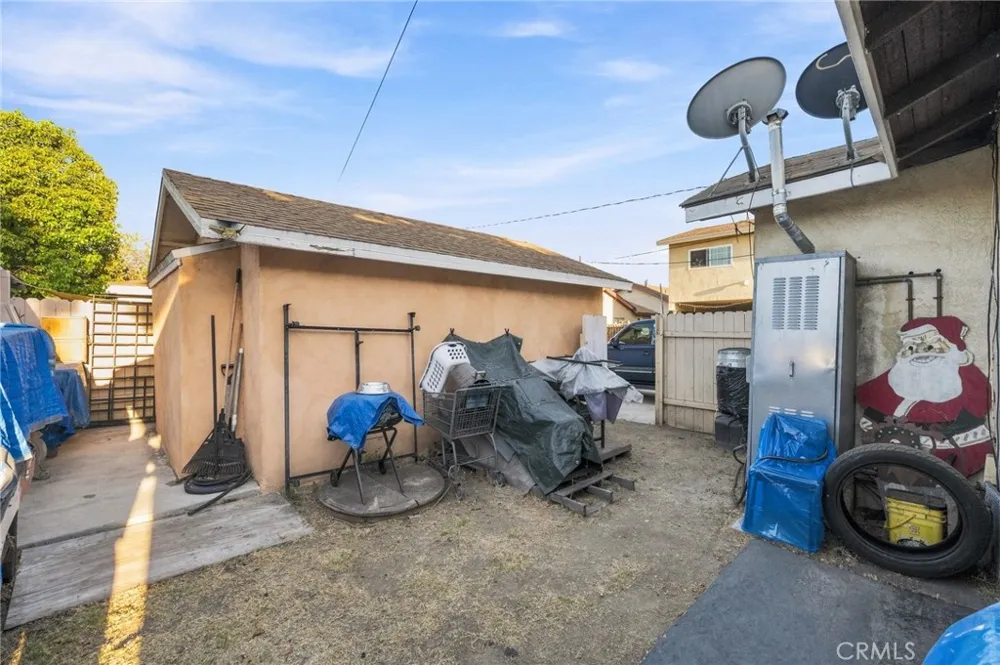 614 Gulf Wilmington, CA 90744