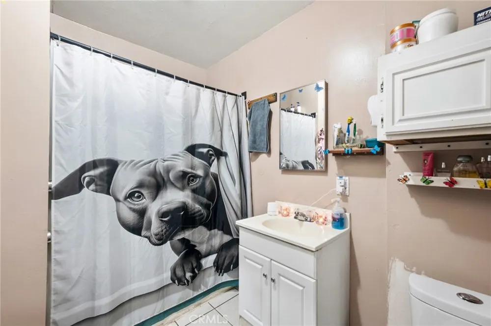 614 Gulf Wilmington, CA 90744