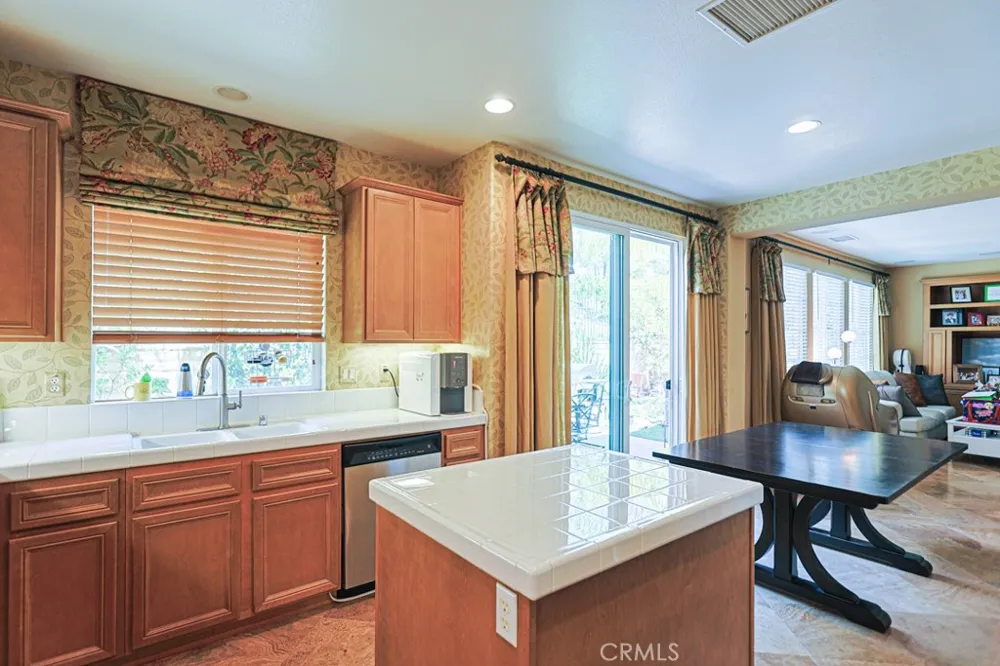 1829 Swan Falls Simi Valley, CA 93065