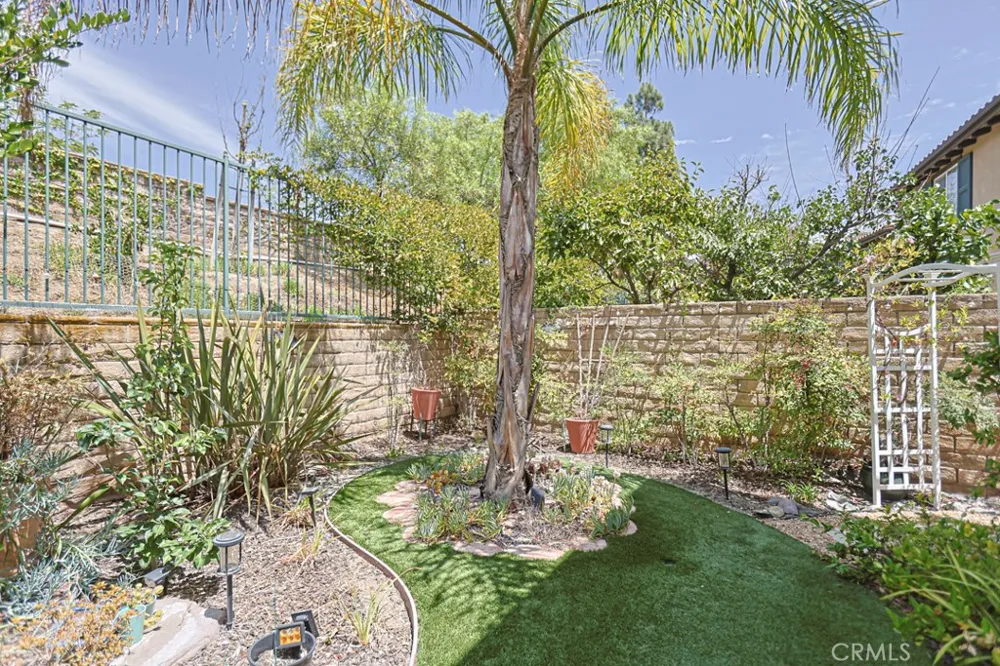 1829 Swan Falls Simi Valley, CA 93065