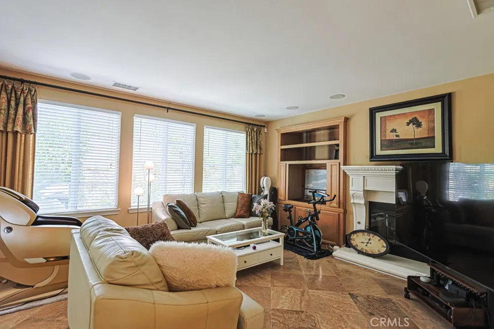 1829 Swan Falls Simi Valley, CA 93065