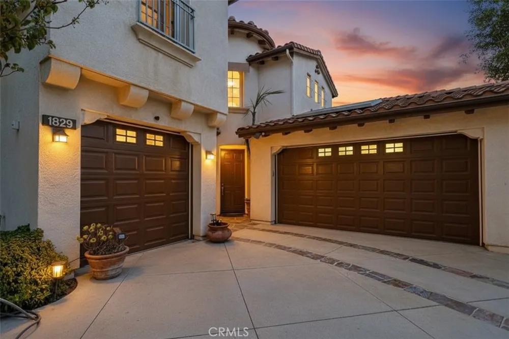 1829 Swan Falls Simi Valley, CA 93065