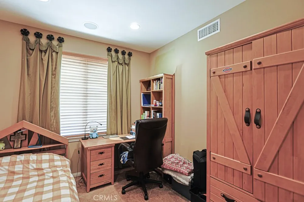 1829 Swan Falls Simi Valley, CA 93065