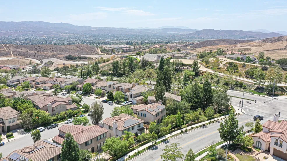1829 Swan Falls Simi Valley, CA 93065