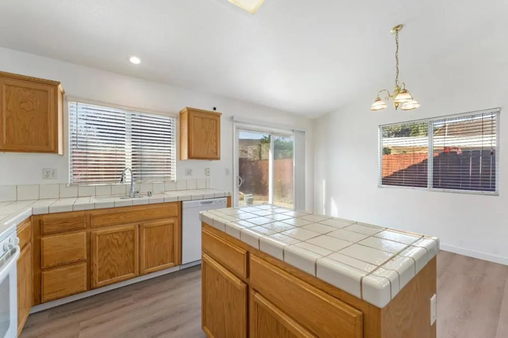 1542 Venice Circle Stockton, CA 95206