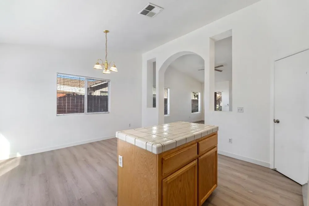 1542 Venice Circle Stockton, CA 95206