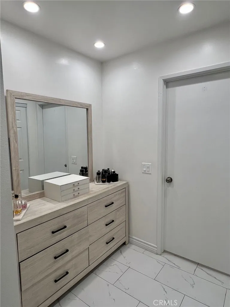14333 Tyler #55 Sylmar, CA 91342