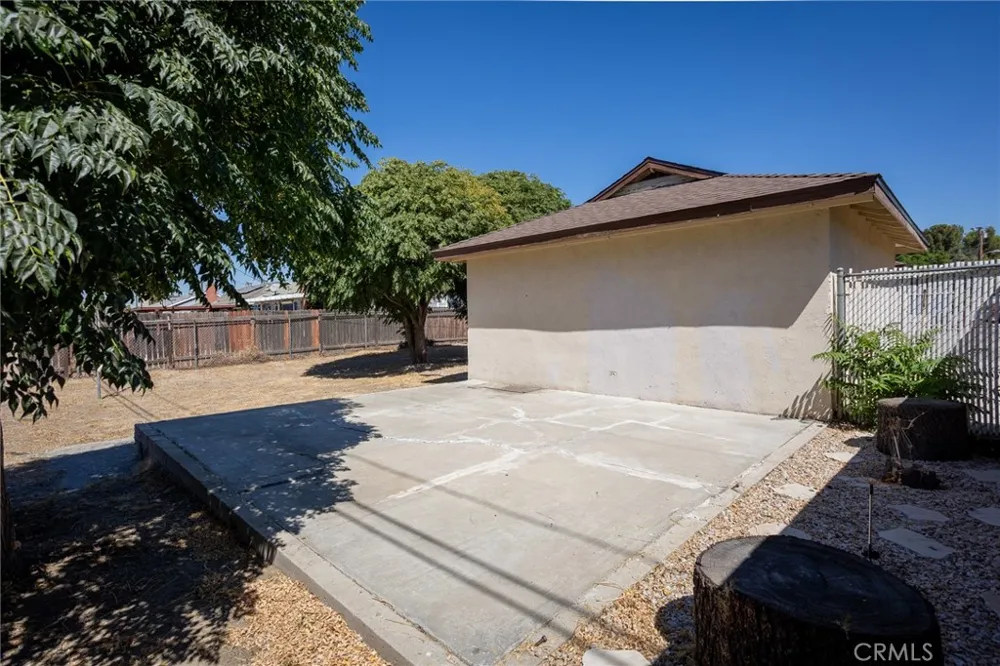16563 Barbee Fontana, CA 92336