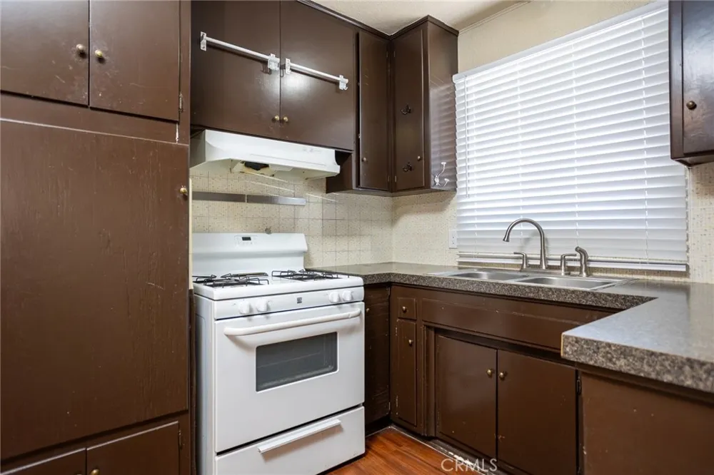 16563 Barbee Fontana, CA 92336