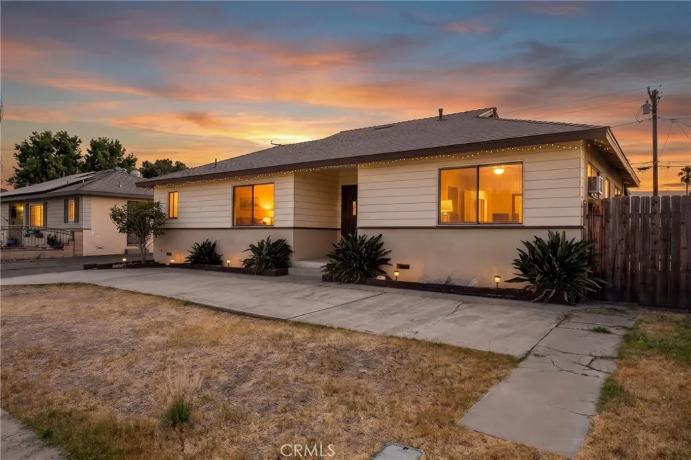 16563 Barbee Fontana, CA 92336