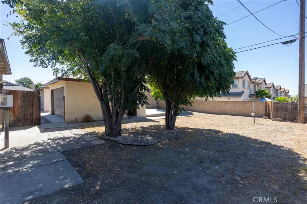 16563 Barbee Fontana, CA 92336