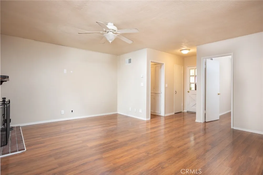 16563 Barbee Fontana, CA 92336