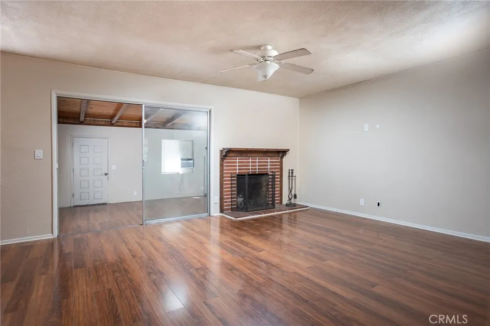 16563 Barbee Fontana, CA 92336