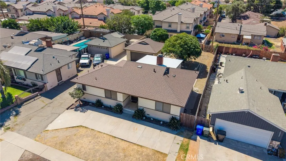 16563 Barbee Fontana, CA 92336