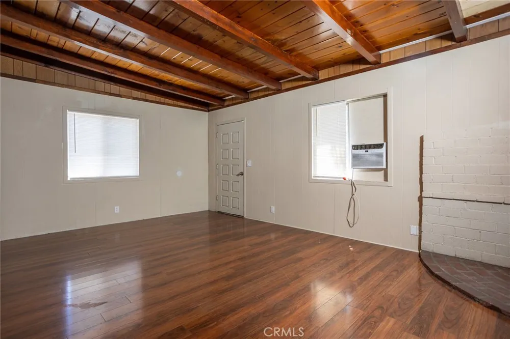 16563 Barbee Fontana, CA 92336