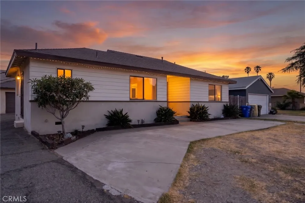 16563 Barbee Fontana, CA 92336