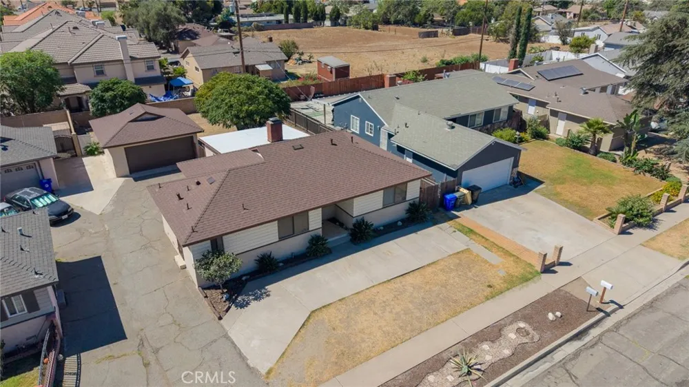 16563 Barbee Fontana, CA 92336