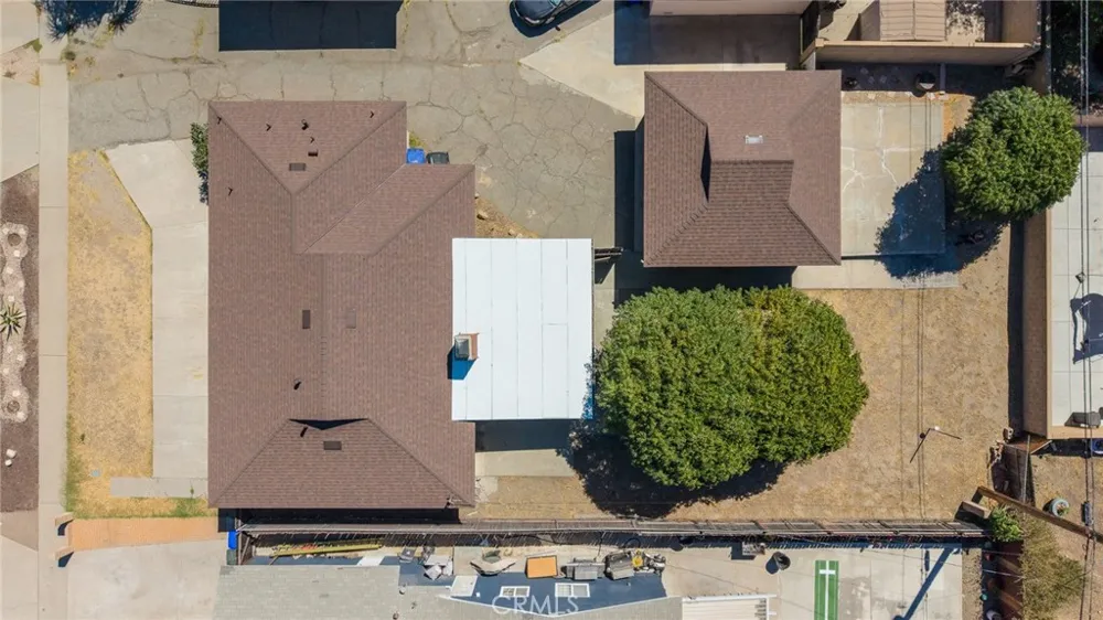 16563 Barbee Fontana, CA 92336